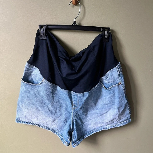 Isabel Maternity by Ingrid & Isabel Pants - Isabel Maternity Over belly maternity jean shorts, size 16